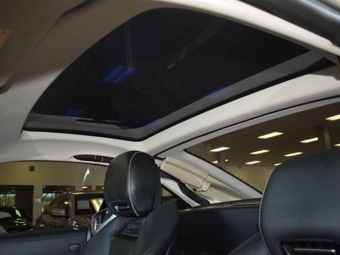 Used 2013 Mercedes-Benz SL 550 image 33