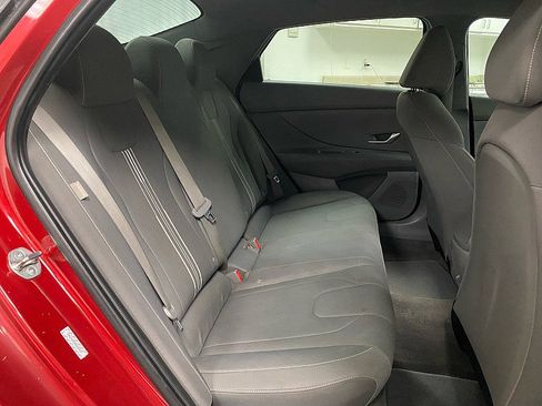 Used 2024 Hyundai Elantra SEL image 13