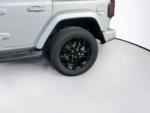 Used 2023 Jeep Wrangler Unlimited Sahara AWD/4WD image 30