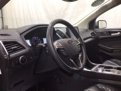 Used 2024 Ford Edge Titanium image 10