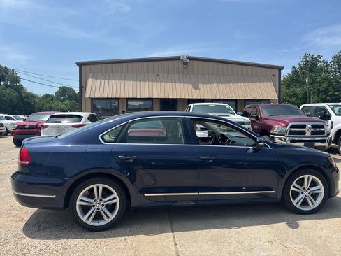 Used 2014 Volkswagen Passat TDI SEL Premium FWD image 4