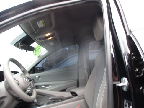 Used 2024 Hyundai Elantra SEL FWD image 20