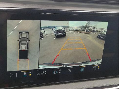 Used 2023 GMC Sierra 1500 AT4 w/ AT4 Premium Package image 18