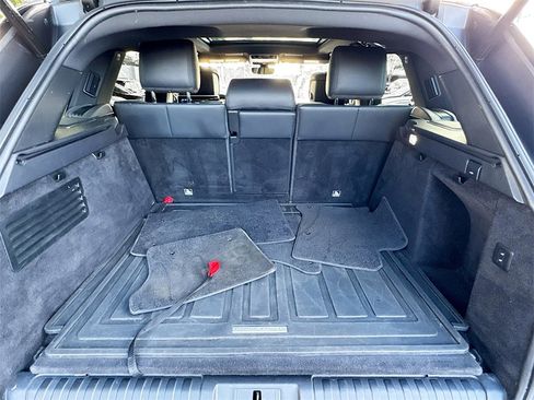 Used 2020 Land Rover Range Rover Sport HST image 30