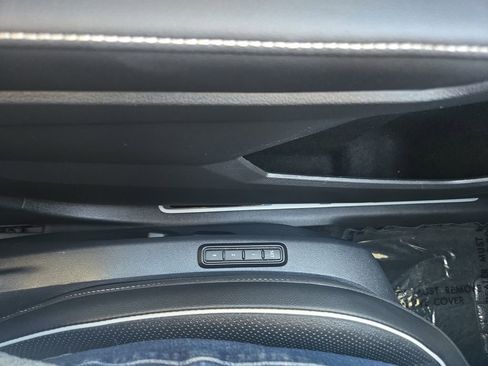 Used 2024 Volkswagen Tiguan SEL R-Line image 25