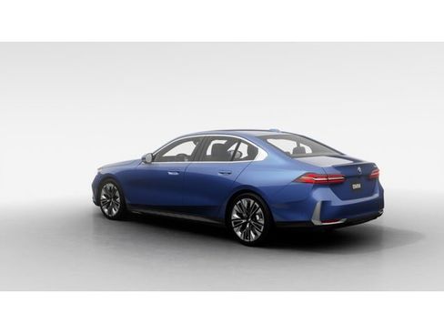 New 2027 BMW 530i w/ Premium Package RWD image 2