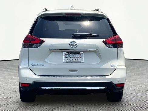 Used 2019 Nissan Rogue SV w/ Premium Package FWD image 6