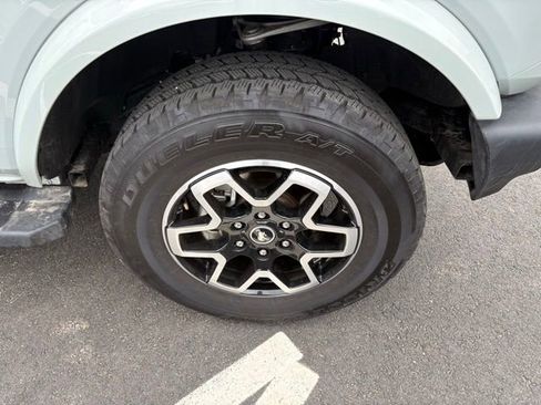 Used 2022 Ford Bronco Outer Banks image 9