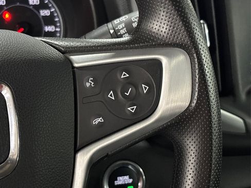 Used 2024 GMC Terrain SLE image 28