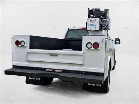 New 2024 Ford F450 XL image 2