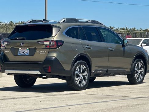 Used 2022 Subaru Outback Touring AWD/4WD image 3