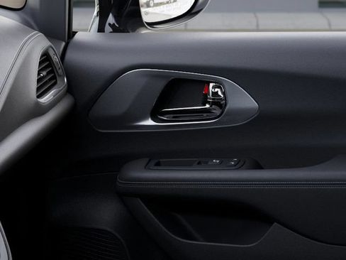 New 2026 Chrysler Pacifica Select FWD image 25