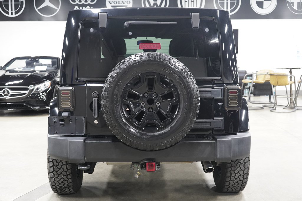 Used 2015 Jeep Wrangler Unlimited Sahara w/ Dual Top Group AWD/4WD image 4