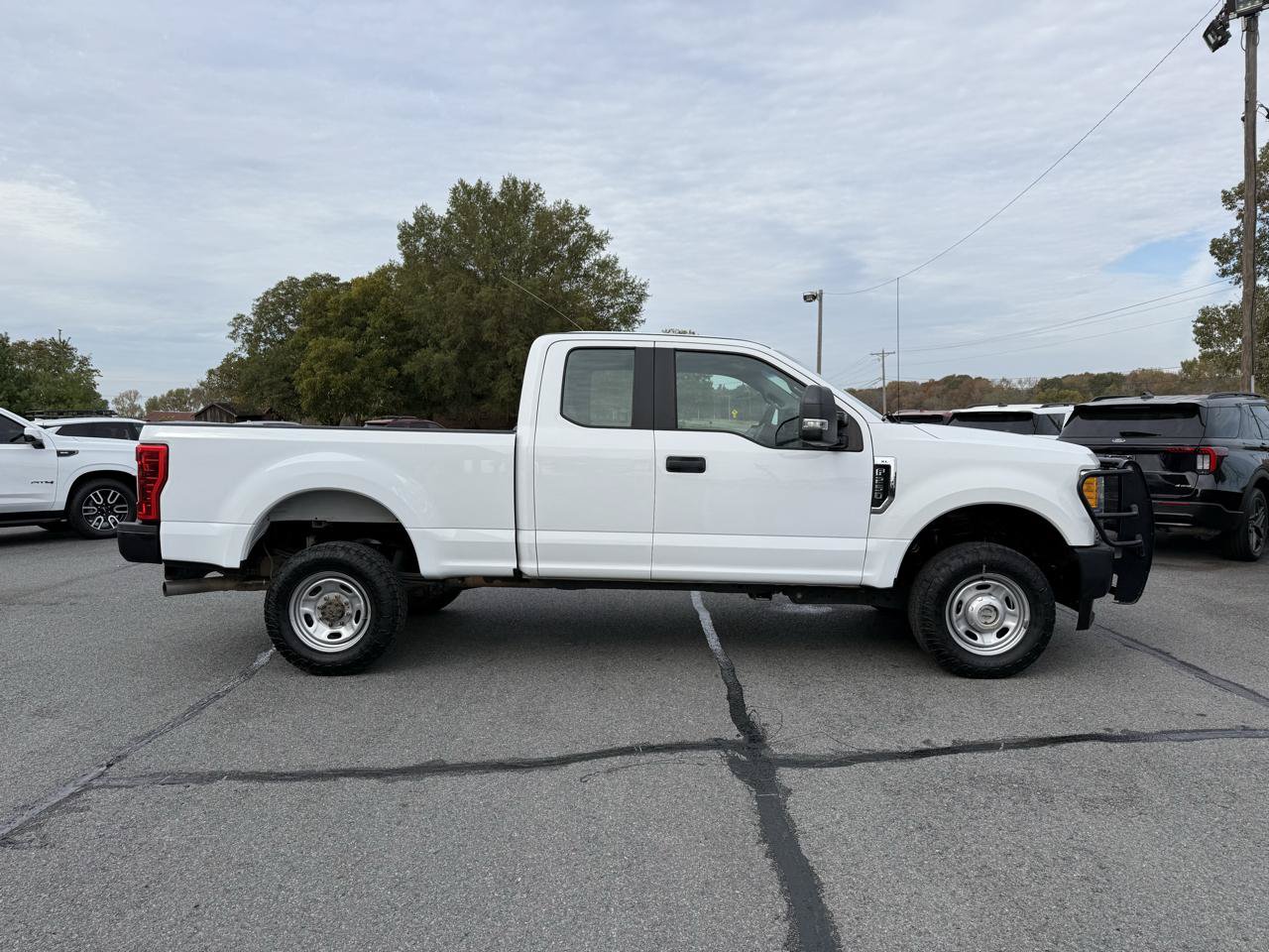 Used 2017 Ford F250 XL w/ Power Equipment Group AWD/4WD image 7