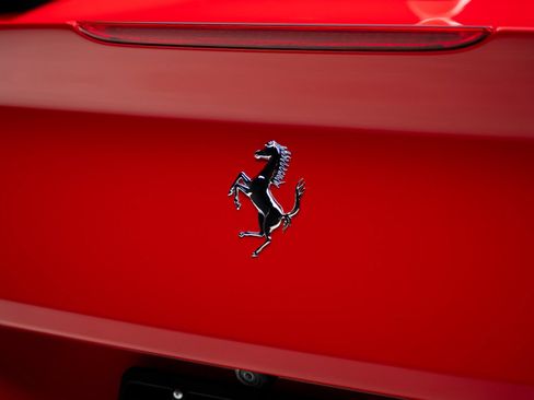 Used 2019 Ferrari Portofino RWD image 33