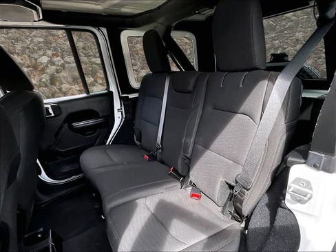 Used 2018 Jeep Wrangler Unlimited Sport S image 23