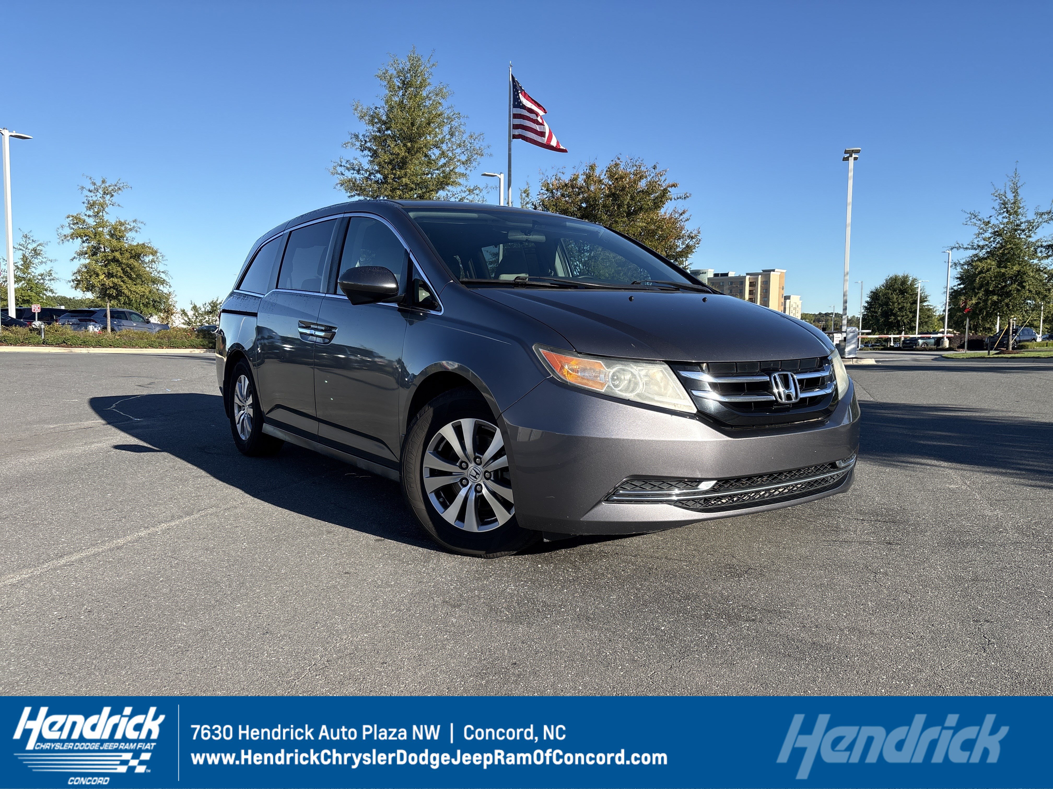 Used 2014 Honda Odyssey EX image 1