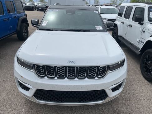 Used 2023 Jeep Grand Cherokee Summit AWD/4WD image 2