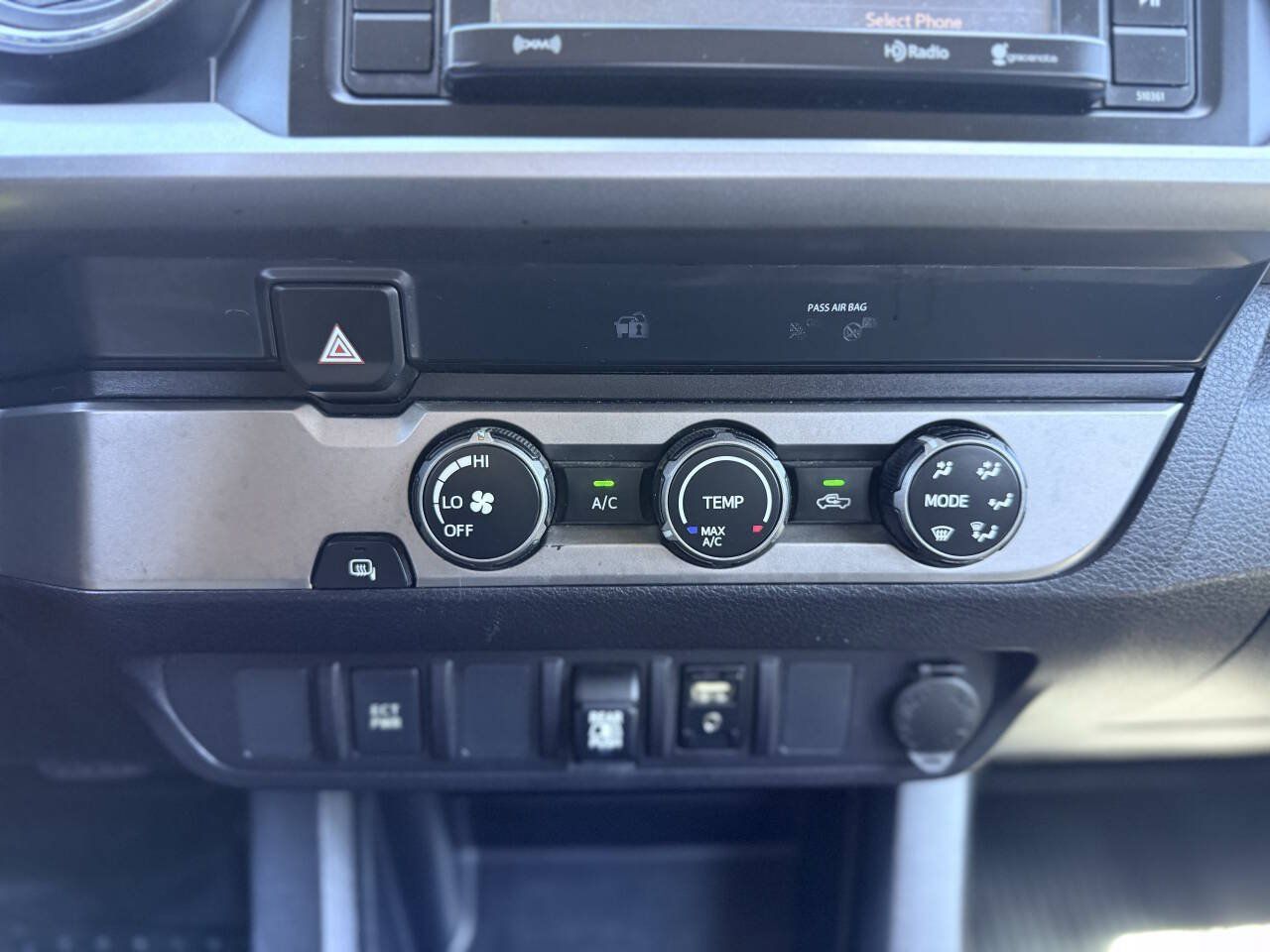 Used 2019 Toyota Tacoma SR5 RWD image 23
