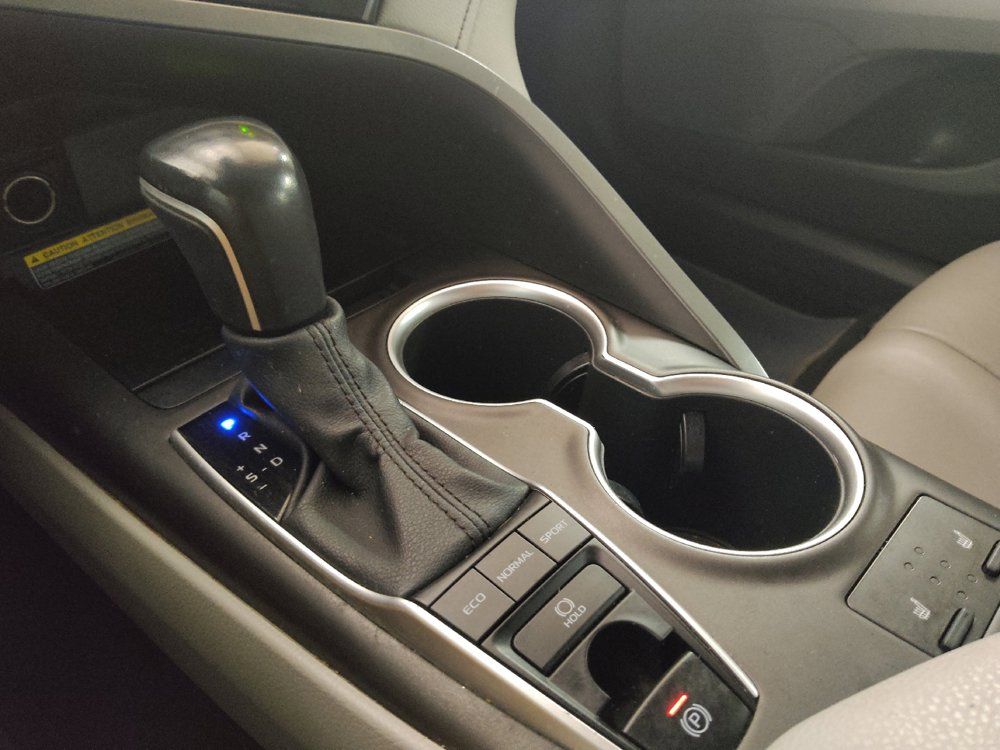 Used 2021 Toyota Camry XLE w/ Navigation Package FWD image 26