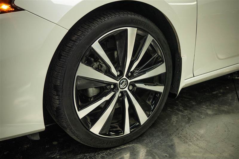 Used 2019 Nissan Altima 2.5 Platinum FWD image 3