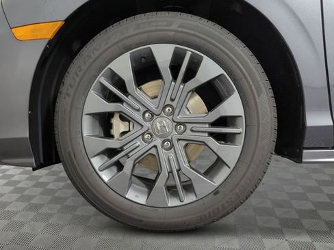 New 2026 Honda Odyssey Touring image 9