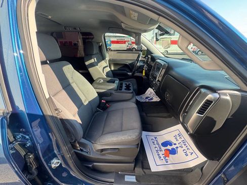 Used 2018 Chevrolet Silverado 1500 LT w/ All Star Edition image 3