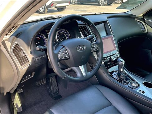 Used 2017 INFINITI Q50 2.0t w/ Moonroof Package RWD image 16