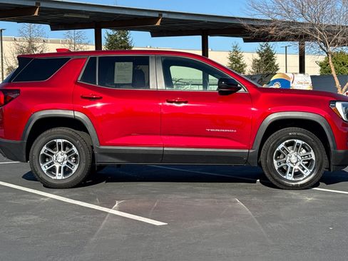 Used 2026 GMC Terrain Elevation image 3