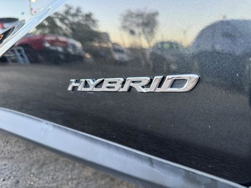 Used 2017 Lexus RX 450h AWD w/ Cold Weather Package image 9