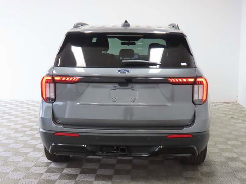 Used 2025 Ford Explorer ST-Line RWD image 4