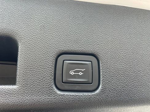 Used 2025 Chevrolet Traverse RS w/ LPO, Floor Liner Package AWD/4WD image 14