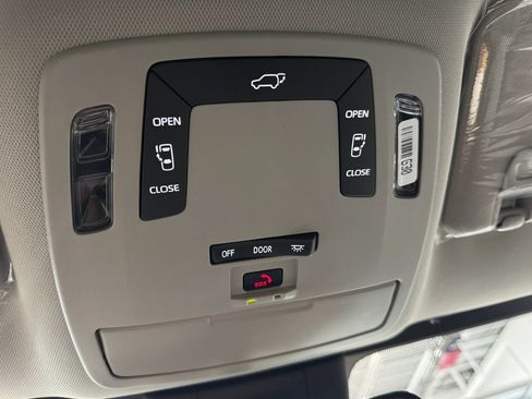 Used 2026 Toyota Sienna LE FWD image 20
