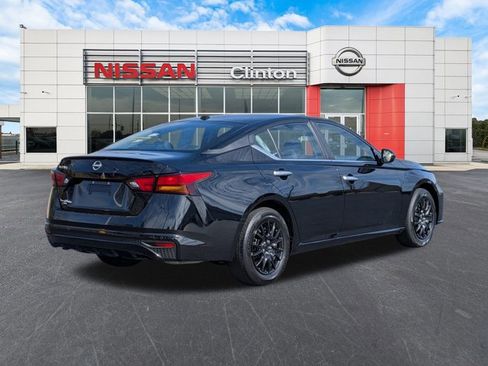 Certified 2025 Nissan Altima 2.5 S FWD image 3
