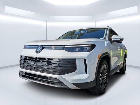 New 2026 Volkswagen Tiguan S FWD image 7