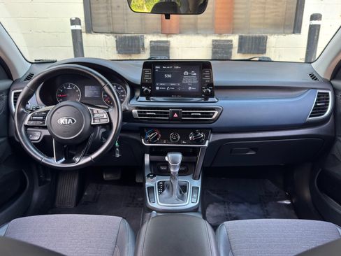 Used 2021 Kia Seltos S FWD image 11