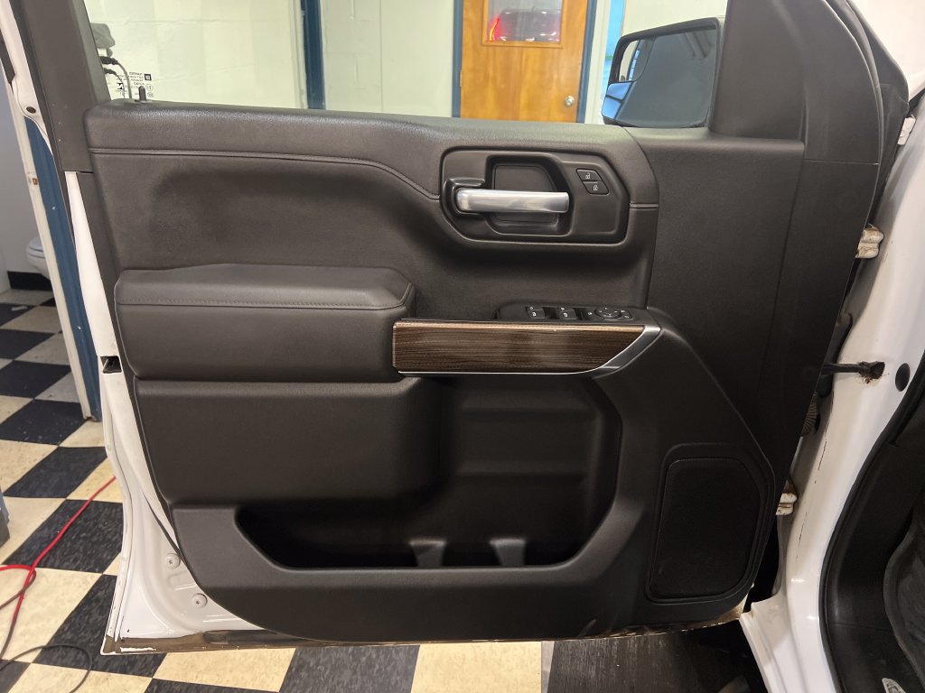 Used 2021 Chevrolet Silverado 1500 RST AWD/4WD image 38