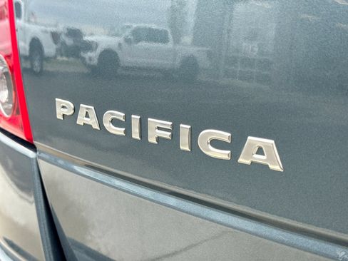 Used 2007 Chrysler Pacifica 2WD w/ Cargo Convenience Group image 13