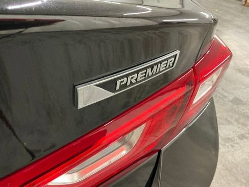 Used 2018 Chevrolet Malibu Premier w/ Premier Sun and Wheel Package image 7