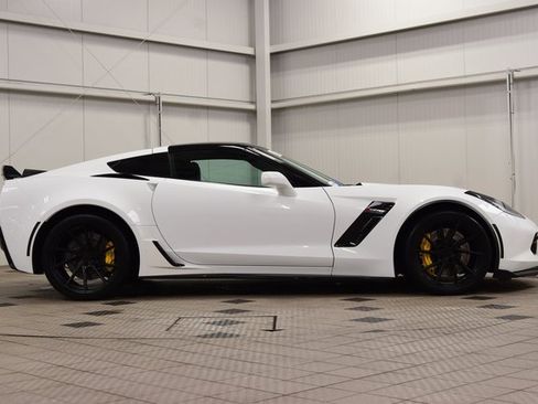 Used 2016 Chevrolet Corvette Z06 w/ 2LZ Preferred Equipment Group image 9