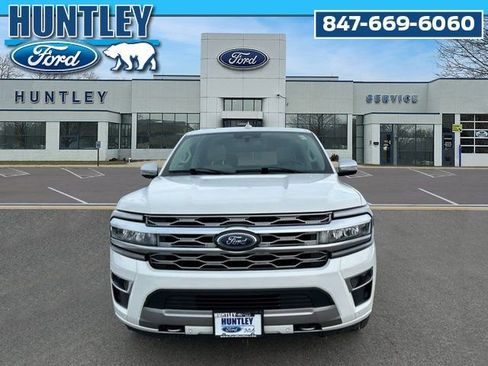 Used 2022 Ford Expedition Platinum image 3