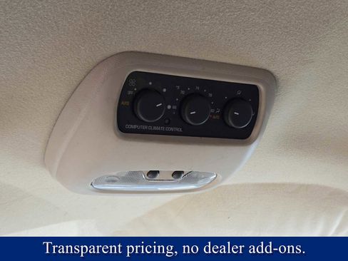 Used 2002 Cadillac Escalade image 16