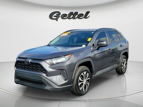 Used 2021 Toyota RAV4 LE image 9