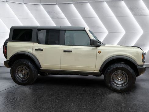 New 2025 Ford Bronco Badlands w/ Sasquatch Package image 5