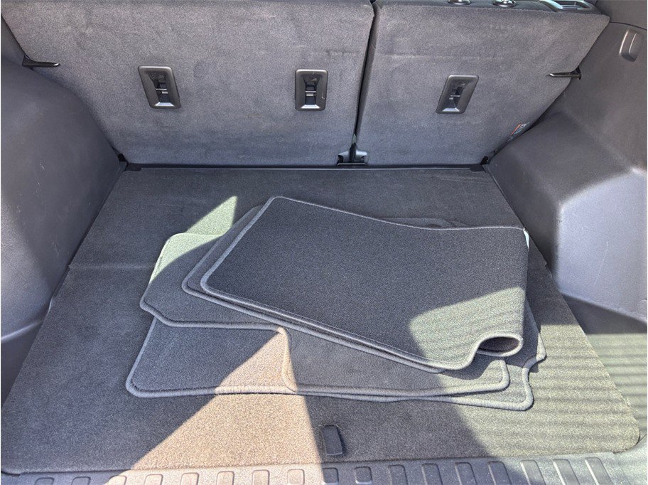 Used 2023 Chevrolet Equinox LS FWD image 40