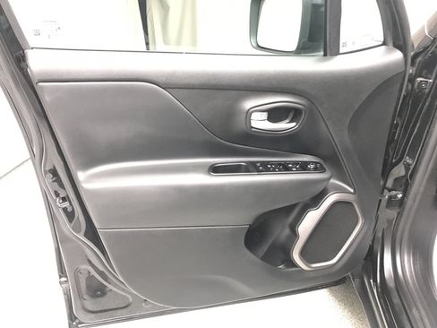 Used 2023 Jeep Renegade Limited AWD/4WD image 8