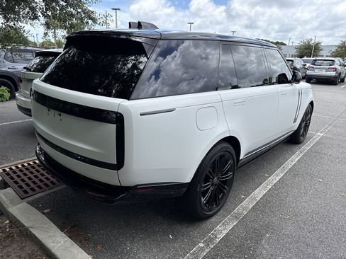 Used 2025 Land Rover Range Rover Long Wheelbase Autobiography AWD/4WD image 4