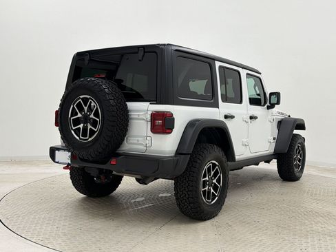 Used 2024 Jeep Wrangler Unlimited Rubicon w/ Convenience Group AWD/4WD image 9