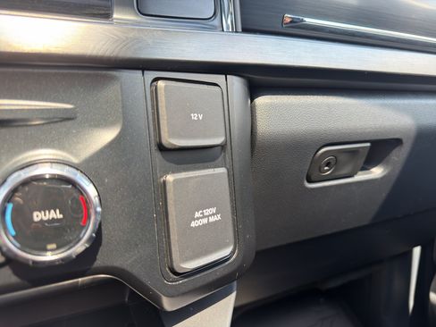 Used 2023 Ford F250 Lariat w/ Lariat Ultimate Package AWD/4WD image 32