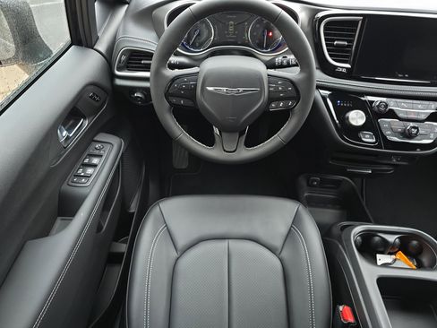 New 2026 Chrysler Pacifica Select w/ S Appearance Package image 22